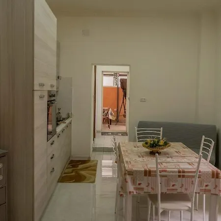 Casa Russo Enzo * נאפולי